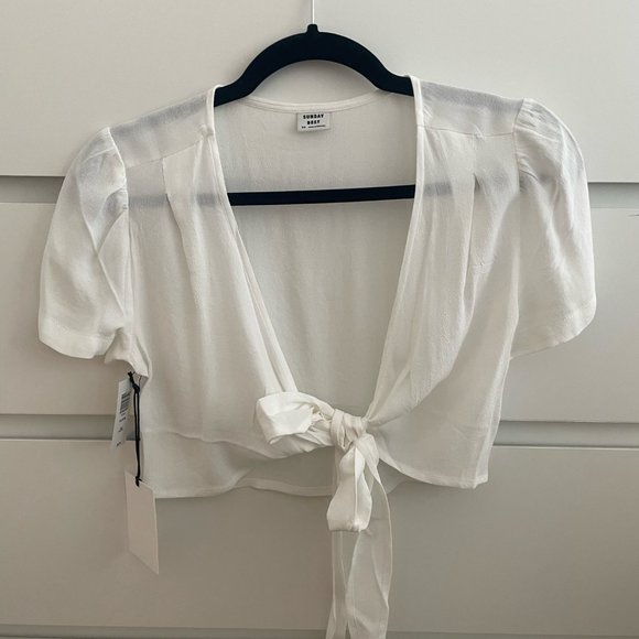 BNWT Aritzia Sunday Best Olson Top in White (XS) - Picture 2 of 3